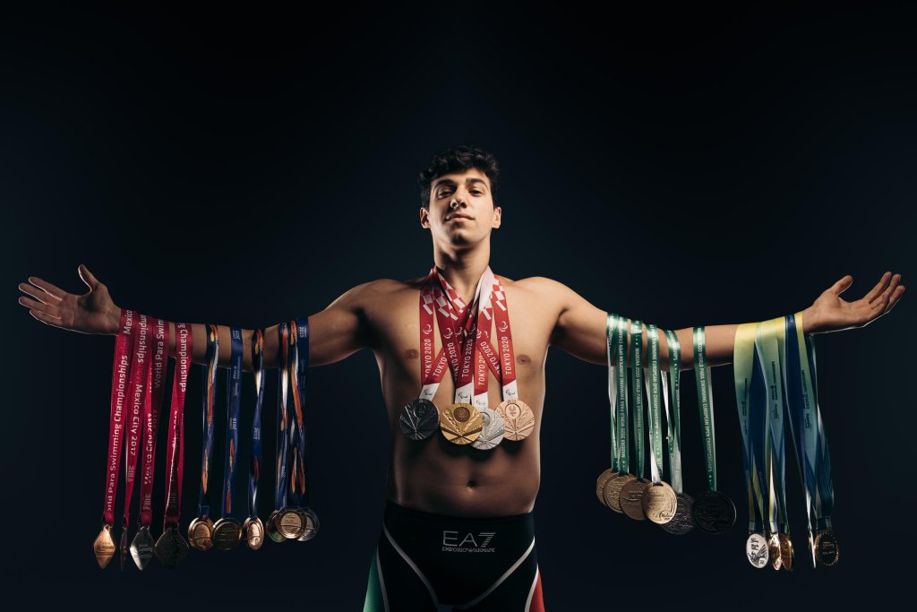 Simone Barlaam med medaljene sine.